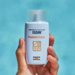 کرم ضد آفتاب ایزدین بی رنگ مدل Fusion Water حجم 50 میل - Image 2