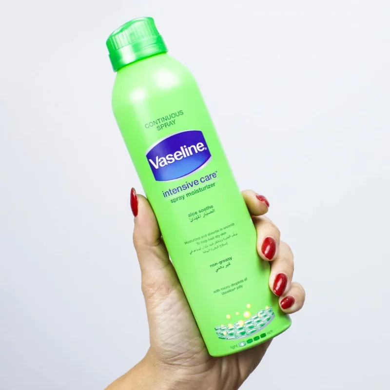 اسپری مرطوب‌کننده بدن وازلین aloe soothe - Image 3